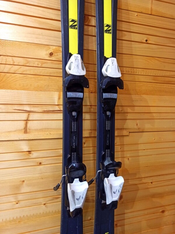 LYŽE HEAD SUPERSHAPE TEAM 147CM